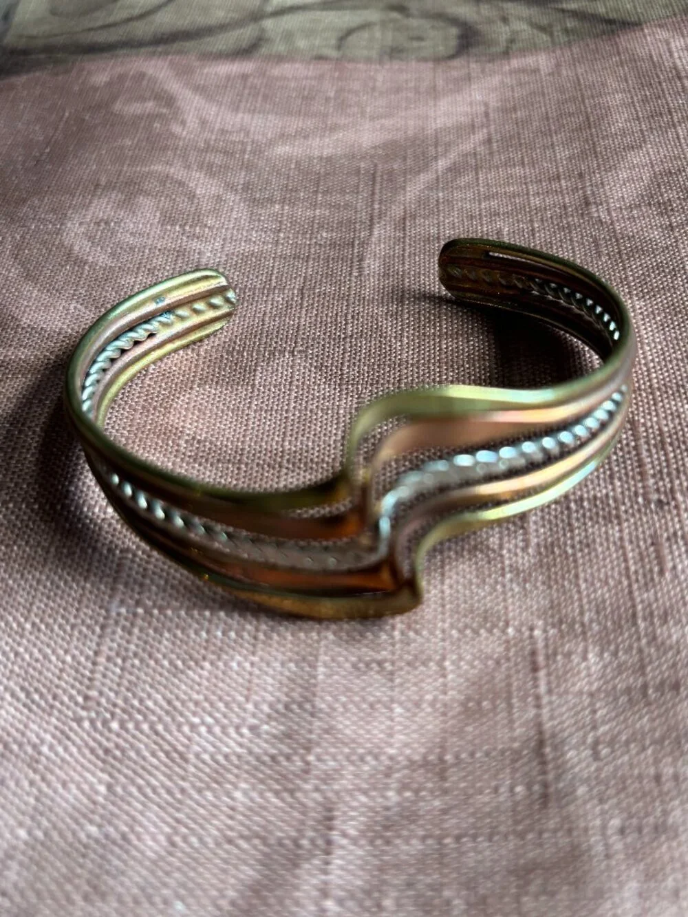 Vintage Boho Wavy Multi-Strand Tri-Metal Stacking Cuff Bracelet - Picture 2 of 3